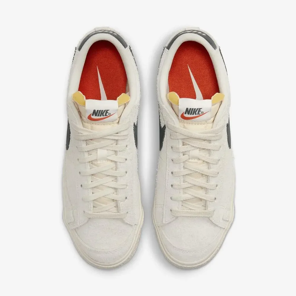 NIKE PHANTOM '77' LOW-TOP SNEAKERS IN VINTAGE GREEN